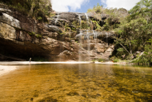 O Pico e o vilarejo Santo Antônio do Itambé - Estado do Minas Gerais