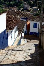 O Pico e o vilarejo Santo Antônio do Itambé - Estado do Minas Gerais