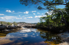 O Pico e o vilarejo Santo Antônio do Itambé - Estado do Minas Gerais