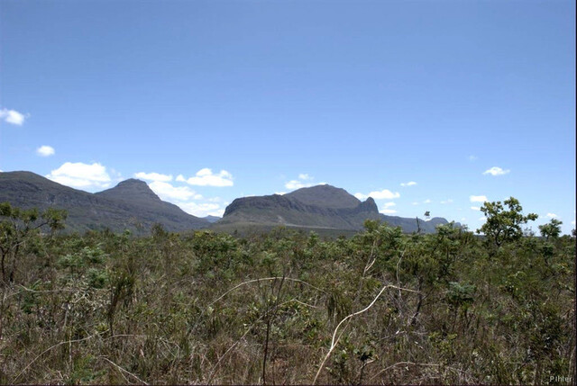 Foto da vista sobre as serras ao sul de Mucugê- Chapada Diamantina - Estado de Bahia