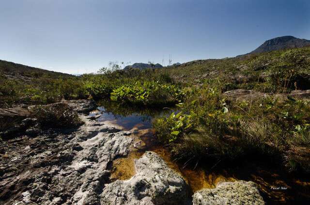 O Pico de Itambé e o vilarejo Milho Verde e seus arredorores