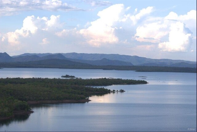 Fotografia do lago Serra da Mesa (Uruaçu) - Estado de Goiás