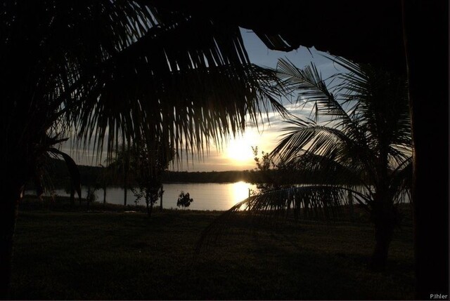 Fotografia do lago Serra da Mesa (Uruaçu) - Estado de Goiás