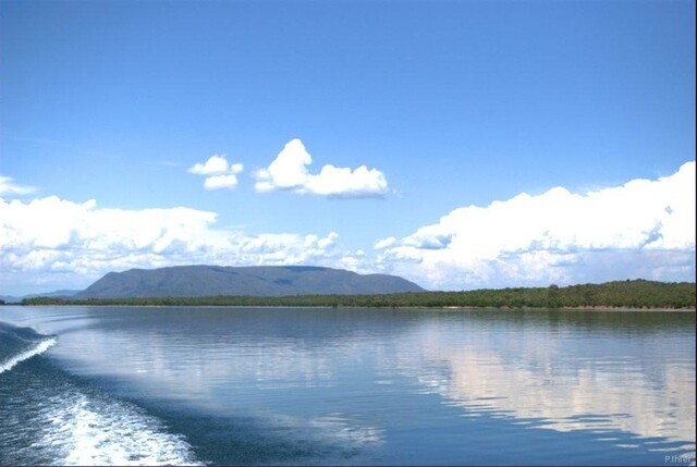 Fotografia do lago Serra da Mesa (Uruaçu) - Estado de Goiás